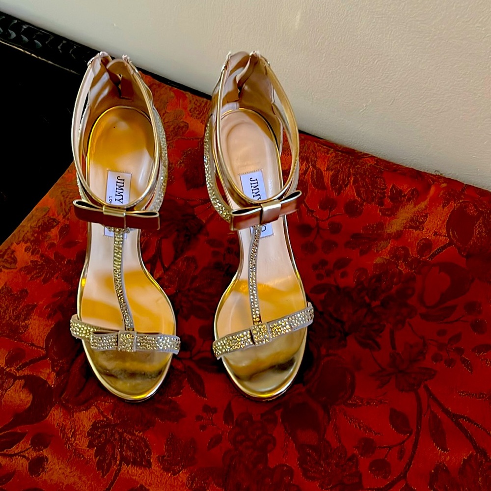 Jimmy Choo Silver Swarovski Christals shoes
5”heels
Only worn once
Dust Bag